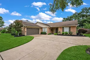 1307 Creek Hollow Dr, Seabrook, TX 77586 - Photo 1