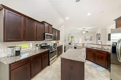 5215 Green Heath Lane, Rosharon, TX 77583 - Photo 9