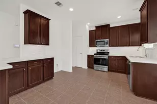 828 Grassy Knoll Trail, La Marque, TX 77568 - Photo 11