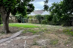 216 Burress St, Houston, TX 77022 - Photo 15