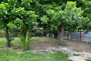 216 Burress St, Houston, TX 77022 - Photo 13
