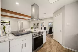 9019 Grape St, Houston, TX 77036 - Photo 9