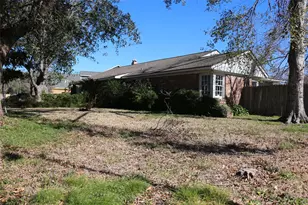 10715 Willowgrove Dr, Houston, TX 77035 - Photo 5