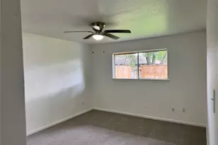 10415 Sageburrow Dr, Houston, TX 77089 - Photo 11