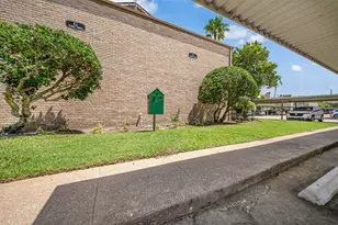 7095 N Holiday Dr, Galveston, TX 77550 - Photo 17