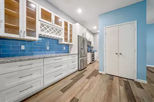7095 N Holiday Dr, Galveston, TX 77550 - Photo 5