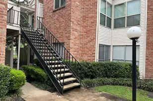 10161 Oakberry St, Houston, TX 77042 - Photo 15