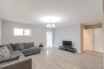 5637 Wood Creek Way, Houston, TX 77017 - Photo 15