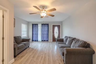 5637 Wood Creek Way, Houston, TX 77017 - Photo 5