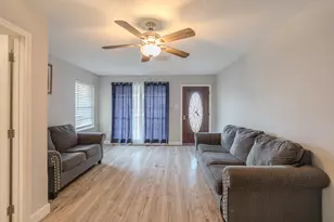 5637 Wood Creek Way, Houston, TX 77017 - Photo 5