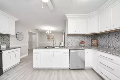 8114 Misty Ridge Lane, Houston, TX 77071 - Photo 9