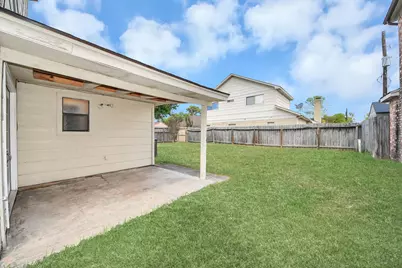 8114 Misty Ridge Lane, Houston, TX 77071 - Photo 17