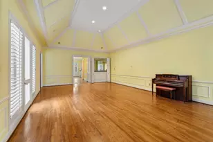 4876 Post Oak Timber Dr, Houston, TX 77056 - Photo 11