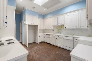 4876 Post Oak Timber Dr, Houston, TX 77056 - Photo 31