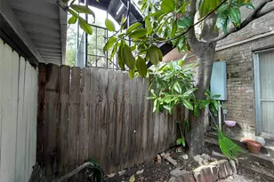 406 N Post Oak Ln, Houston, TX 77024 - Photo 39