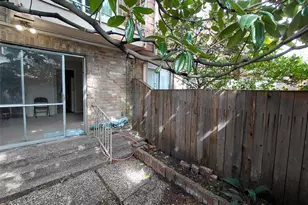 406 N Post Oak Ln, Houston, TX 77024 - Photo 41