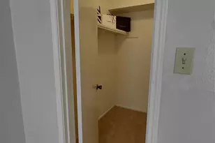 406 N Post Oak Ln, Houston, TX 77024 - Photo 27