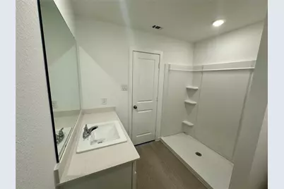 2 Robin Court, Angleton, TX 77515 - Photo 11