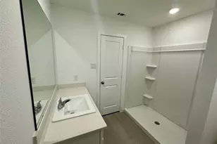 2 Robin Ct, Angleton, TX 77515 - Photo 11