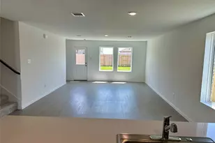 2 Robin Ct, Angleton, TX 77515 - Photo 5