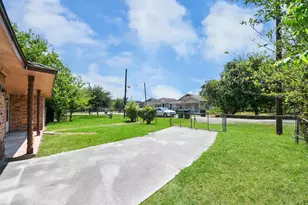 4425 Sumpter St, Houston, TX 77020 - Photo 11