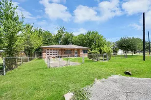 4425 Sumpter St, Houston, TX 77020 - Photo 9