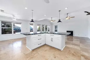 837 Marlin St, Bayou Vista, TX 77563 - Photo 7