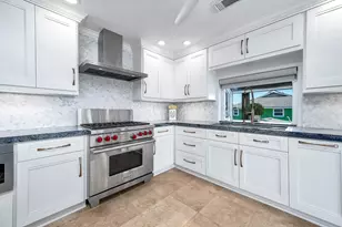 837 Marlin St, Bayou Vista, TX 77563 - Photo 7