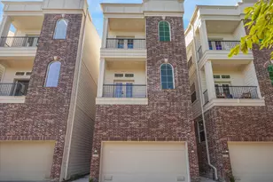 1033 W 17th St, Houston, TX 77008 - Photo 1