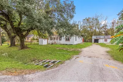 15517 Highway 6, Santa Fe, TX 77517 - Photo 1