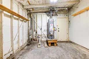 402 N 1st St, Beasley, TX 77417 - Photo 35