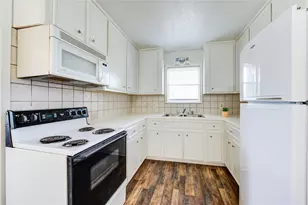 402 N 1st St, Beasley, TX 77417 - Photo 19