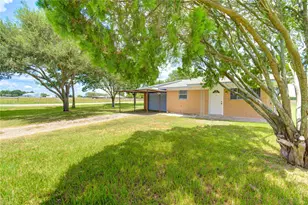 402 N 1st St, Beasley, TX 77417 - Photo 7