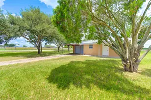 402 N 1st St, Beasley, TX 77417 - Photo 11