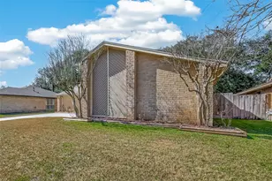 7910 Picador Dr, Houston, TX 77083 - Photo 3