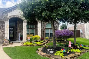 12403 Emerald Ln, Mont Belvieu, TX 77535 - Photo 7