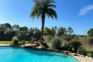 12403 Emerald Ln, Mont Belvieu, TX 77535 - Photo 11