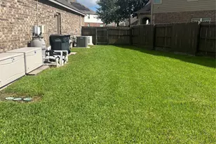 12403 Emerald Ln, Mont Belvieu, TX 77535 - Photo 13