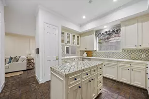 1422 Nantucket Dr, Houston, TX 77057 - Photo 11