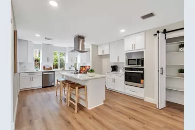 1023 Cragmore Drive, Seabrook, TX 77586 - Photo 7