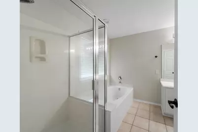 157 E Summerhaze Circle, The Woodlands, TX 77382 - Photo 23