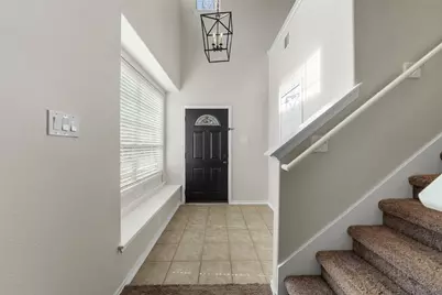 157 E Summerhaze Circle, The Woodlands, TX 77382 - Photo 5