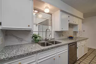 13147 Hollowcreek Park Dr, Houston, TX 77082 - Photo 15