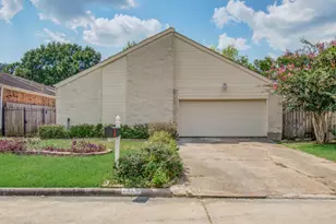 13147 Hollowcreek Park Dr, Houston, TX 77082 - Photo 1