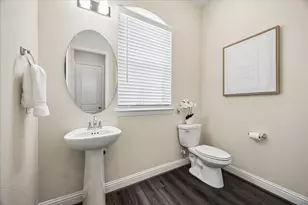 11004 Mikula Dr, Houston, TX 77043 - Photo 17