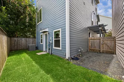 11004 Mikula Drive, Houston, TX 77043 - Photo 29