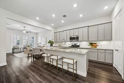 11004 Mikula Drive, Houston, TX 77043 - Photo 13