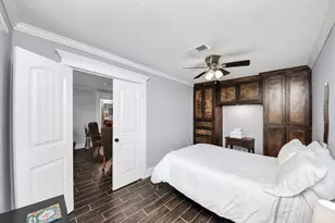 8607 Shadow Crest St, Houston, TX 77074 - Photo 9