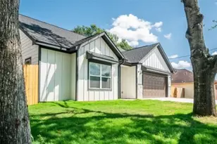 2414 Myrtle St, Waller, TX 77484 - Photo 9