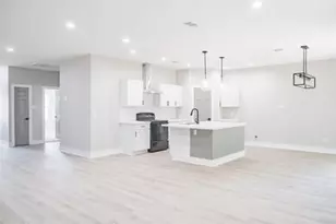 2414 Myrtle St, Waller, TX 77484 - Photo 7